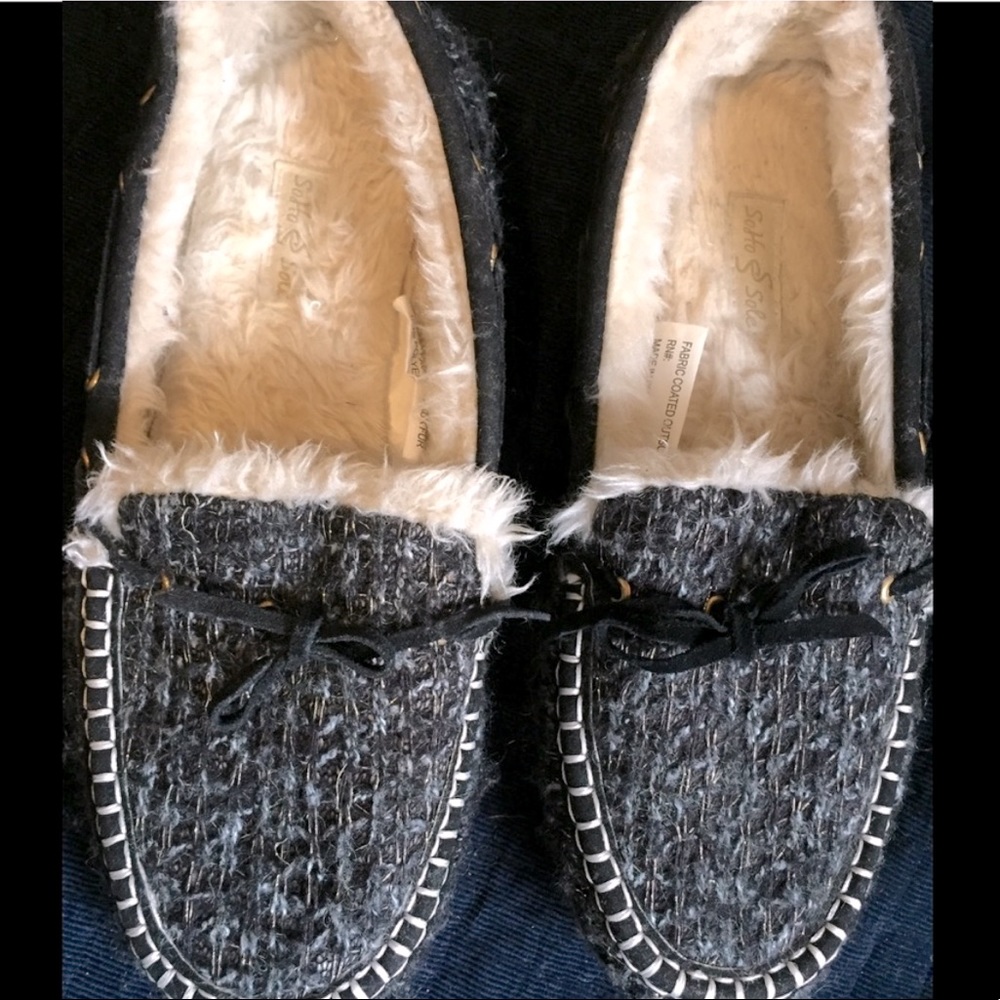 SOHO Size 10 Faux Fur Slippers!